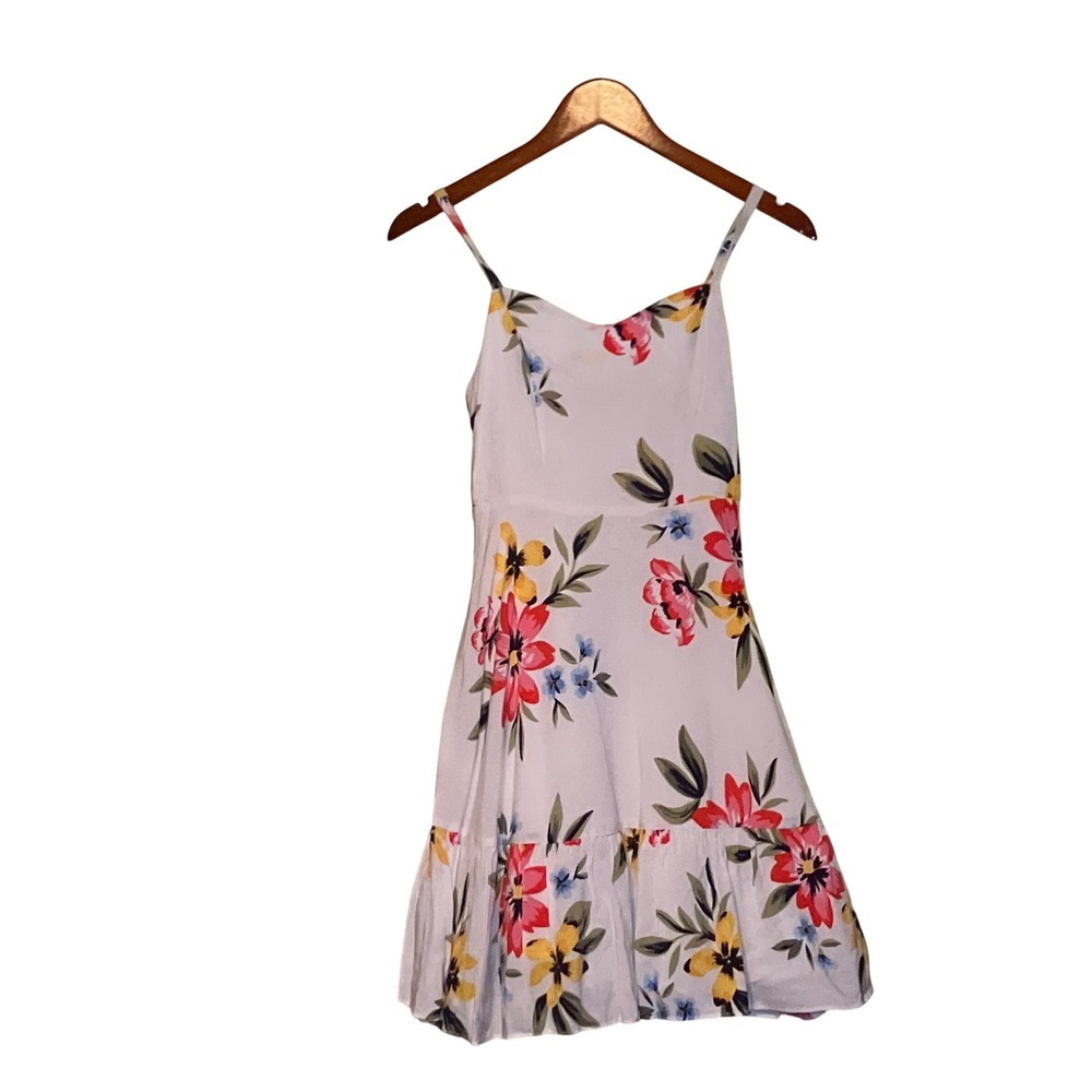 Old Navy Floral Cami Dress Women XS  White Summer Tiered Smocked Back Sundress